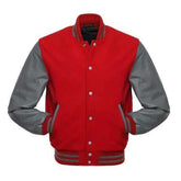 Veste Letterman rouge avec manches en cuir gris